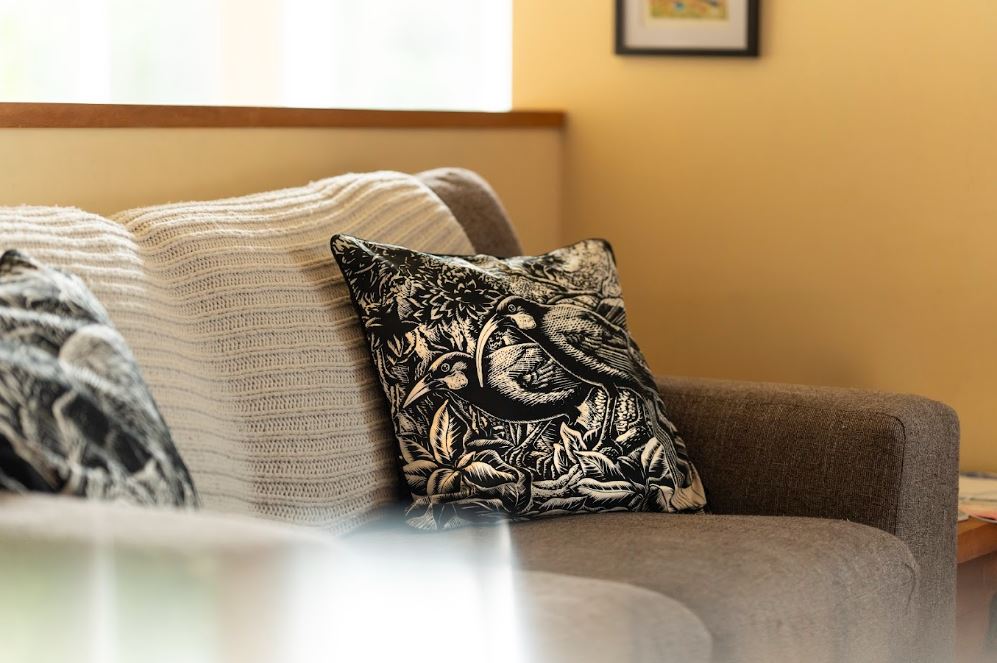 Mervyn Taylor Huia Cushion Cover – TePapaStore